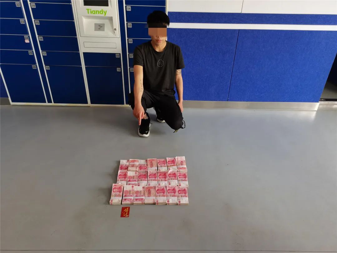 案银行卡近30张，扣押涉案车辆2辆、涉案资金32万元，涉案流水1000余万元。4月，禄丰警方在开展“